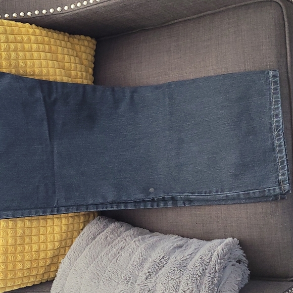 Lee Premium Relaxed Straight Leg size 38 × 32 color dark wash denim - Picture 3 of 4